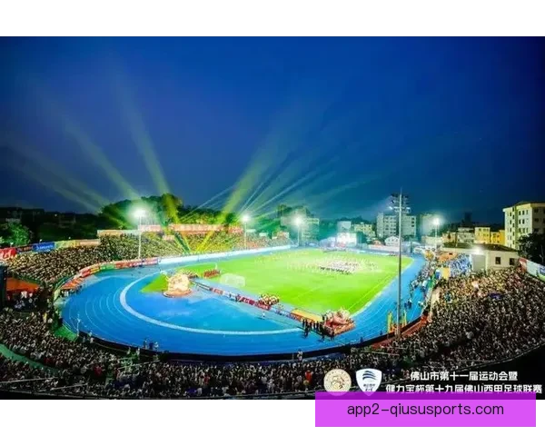 聚焦绿茵激情瞬间的足球赛事直播画面全景解析与战术氛围呈现深度 聚焦绿茵激情瞬间的足球赛事直播画面全景解析与战术氛围呈现深度